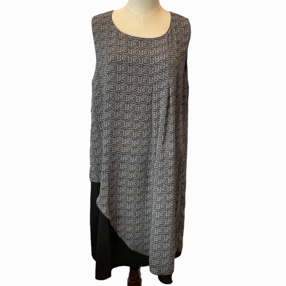 NEW Lavena  Ladies Black and White Patterned Dress - Picture 1 of 9